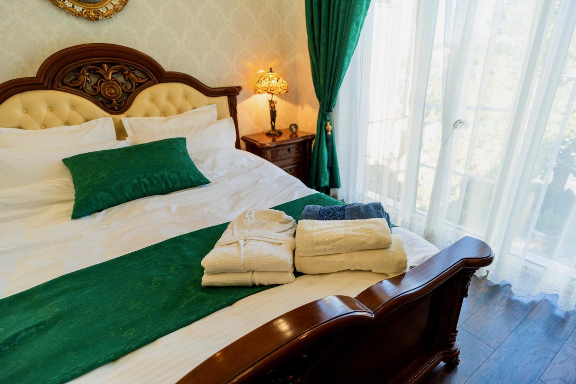 Luxurious Villa With Lush Garden And Huge Terrace Near Herastrau Park Bucureşti Eksteriør bilde