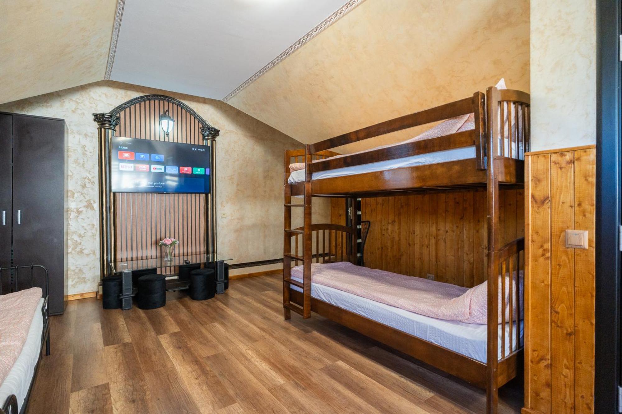 Luxurious Villa With Lush Garden And Huge Terrace Near Herastrau Park Bucureşti Eksteriør bilde
