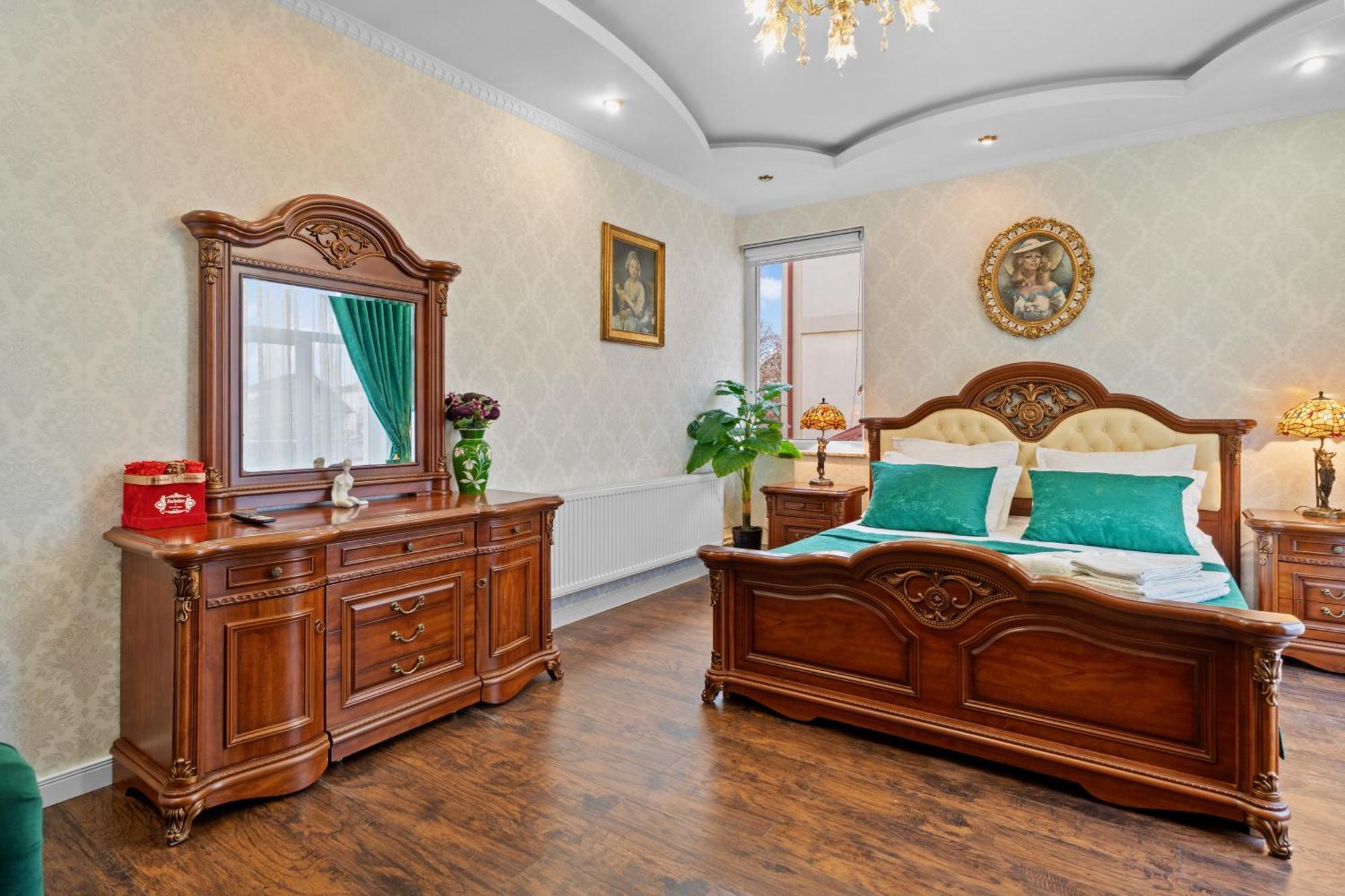 Luxurious Villa With Lush Garden And Huge Terrace Near Herastrau Park Bucureşti Eksteriør bilde