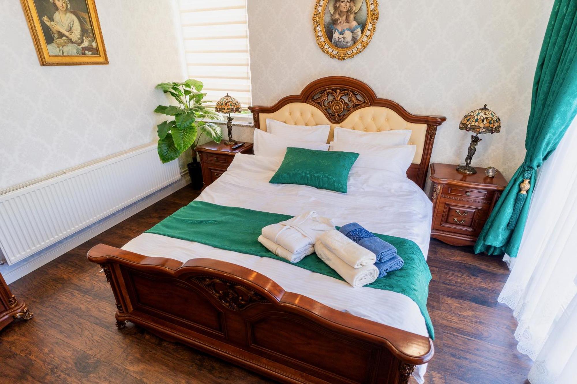 Luxurious Villa With Lush Garden And Huge Terrace Near Herastrau Park Bucureşti Eksteriør bilde