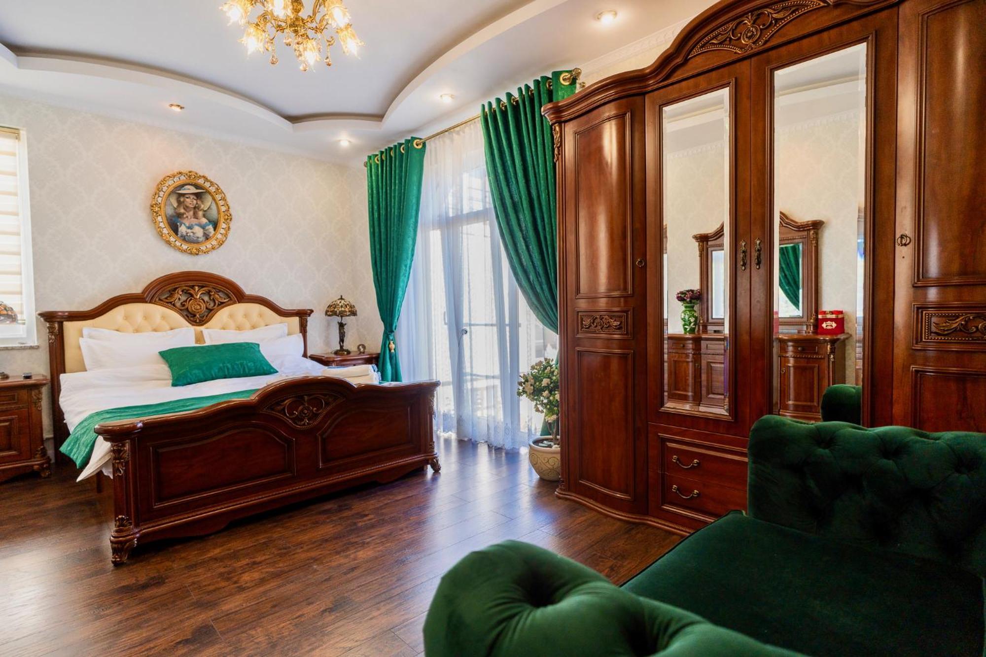 Luxurious Villa With Lush Garden And Huge Terrace Near Herastrau Park Bucureşti Eksteriør bilde