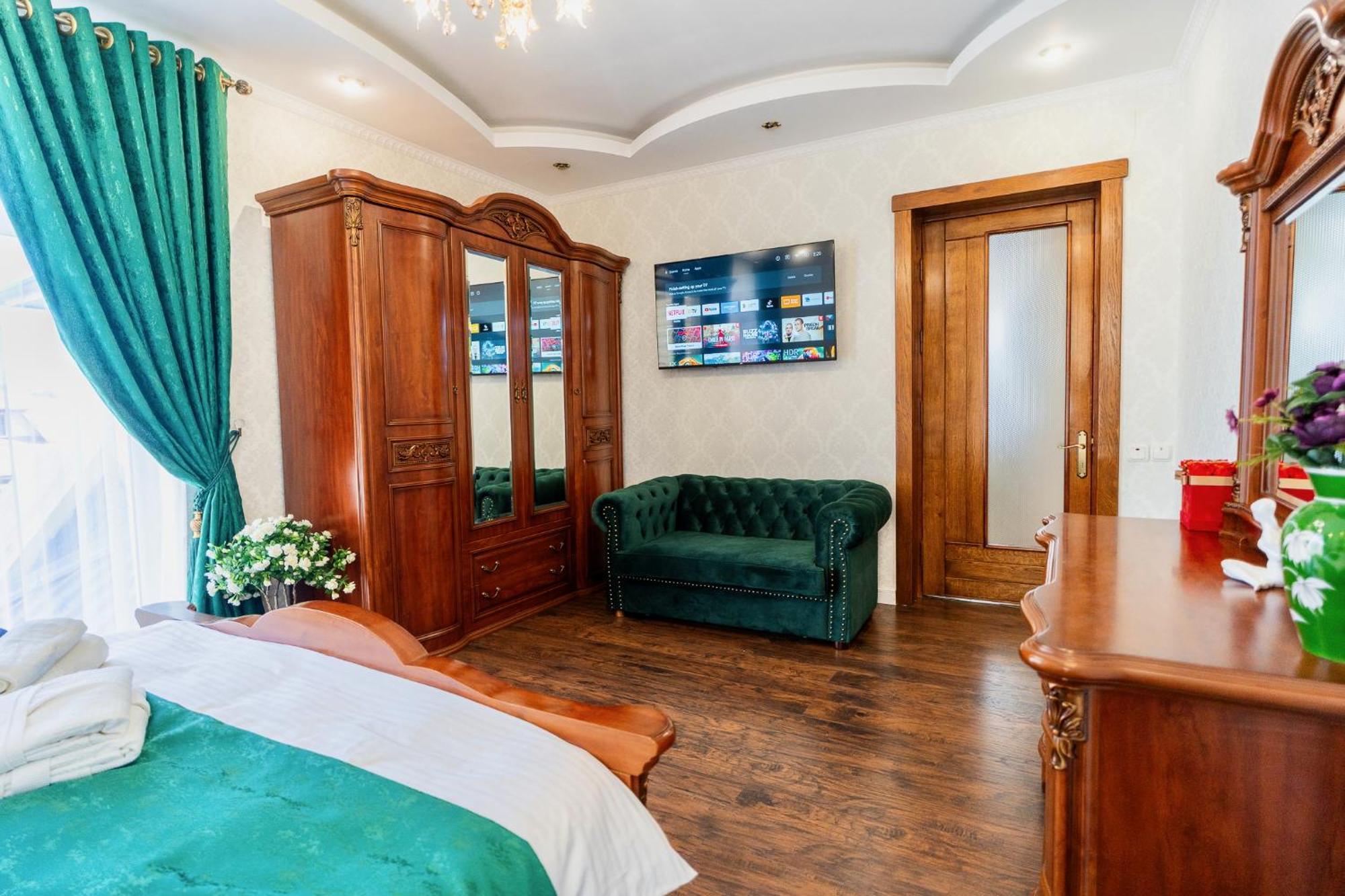Luxurious Villa With Lush Garden And Huge Terrace Near Herastrau Park Bucureşti Eksteriør bilde