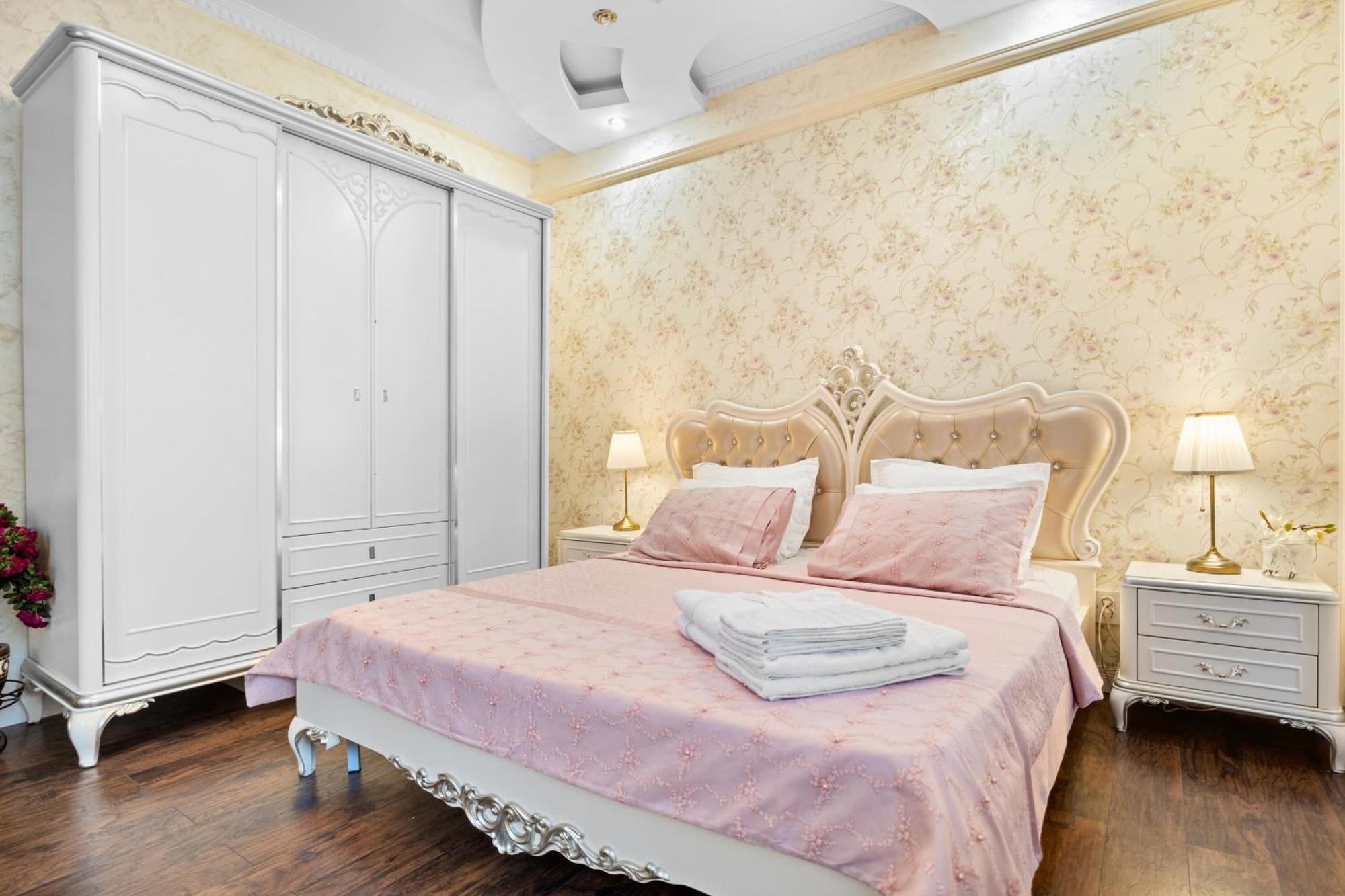 Luxurious Villa With Lush Garden And Huge Terrace Near Herastrau Park Bucureşti Eksteriør bilde