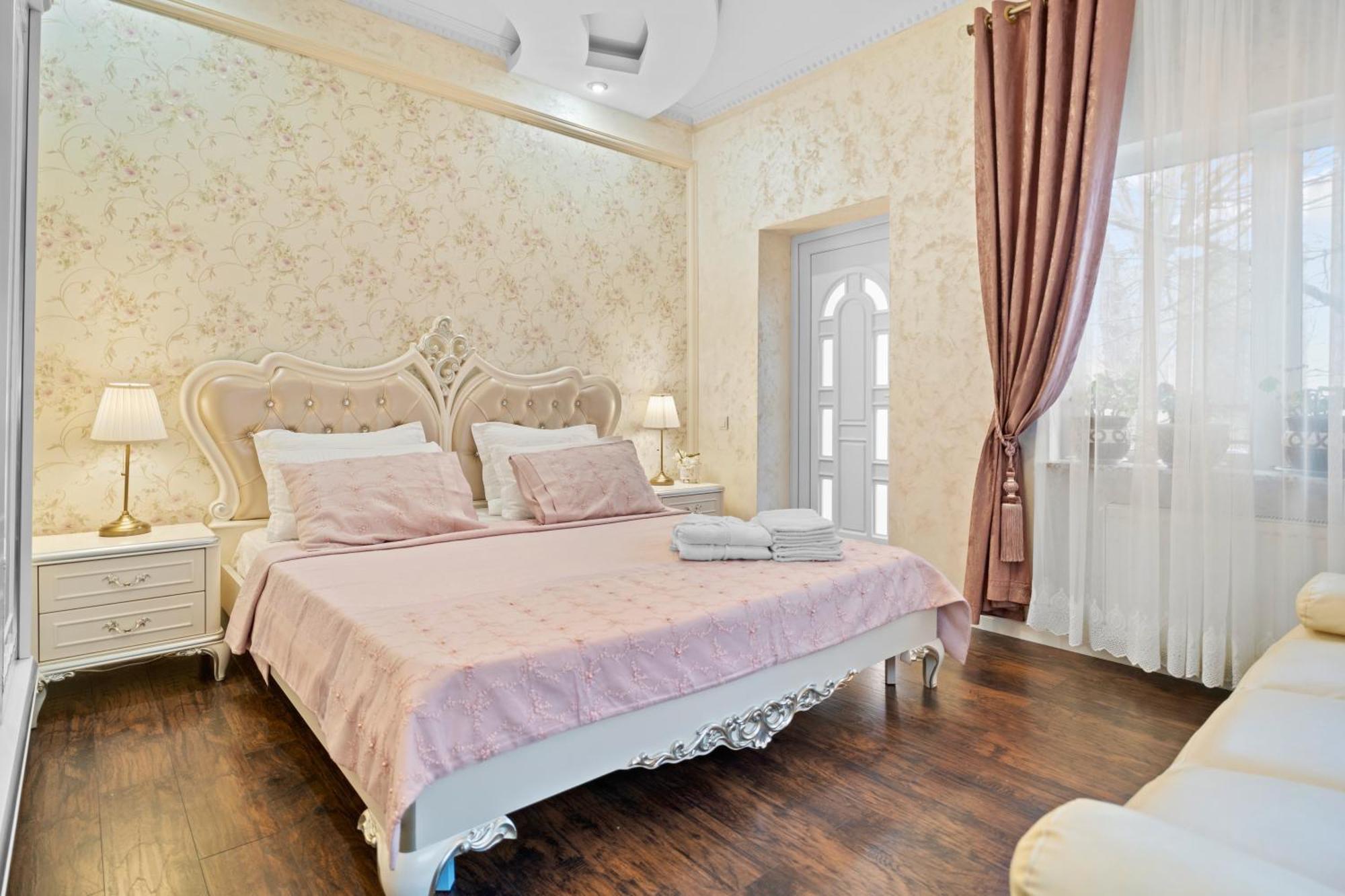 Luxurious Villa With Lush Garden And Huge Terrace Near Herastrau Park Bucureşti Eksteriør bilde