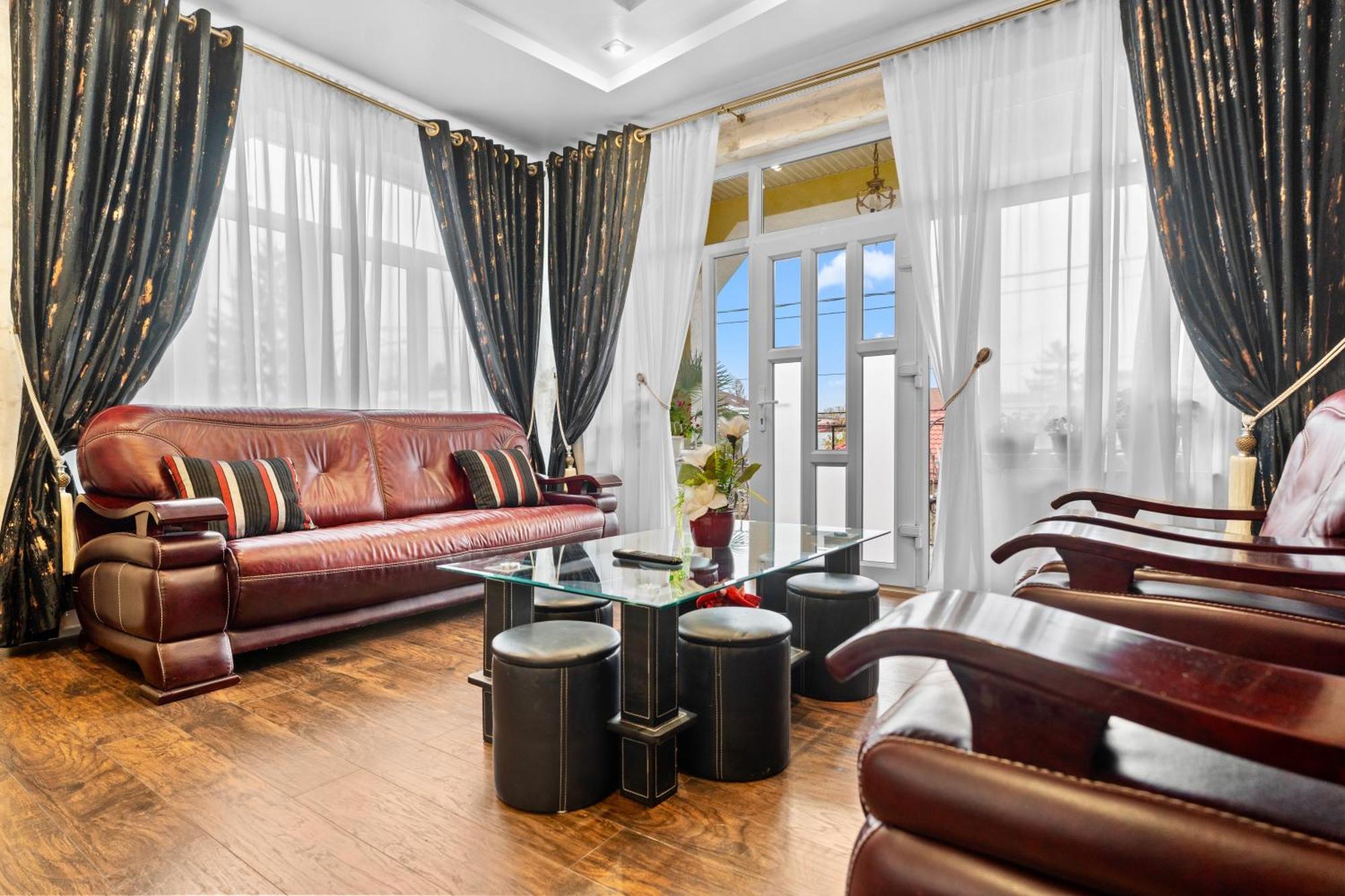 Luxurious Villa With Lush Garden And Huge Terrace Near Herastrau Park Bucureşti Eksteriør bilde
