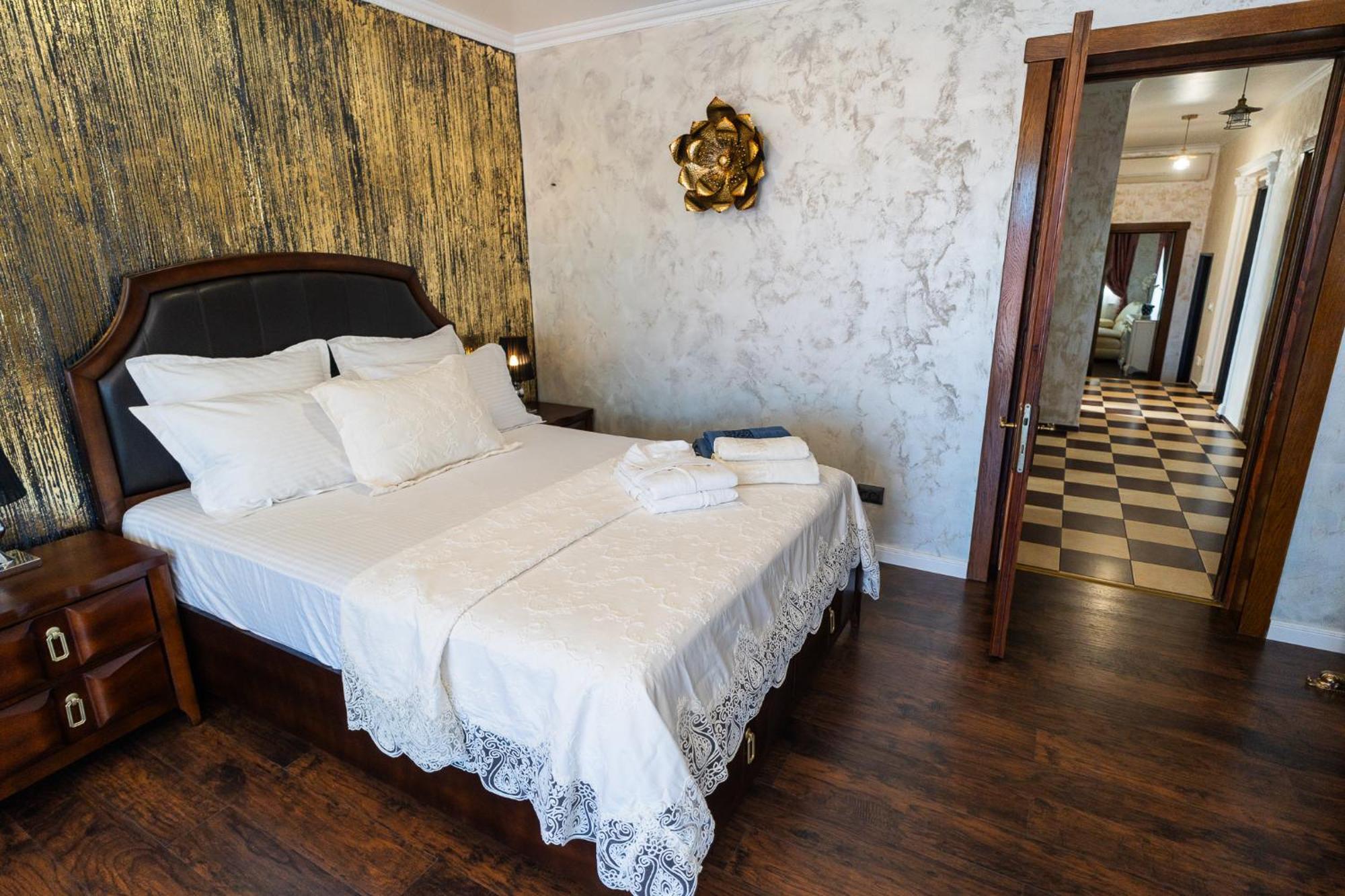 Luxurious Villa With Lush Garden And Huge Terrace Near Herastrau Park Bucureşti Eksteriør bilde