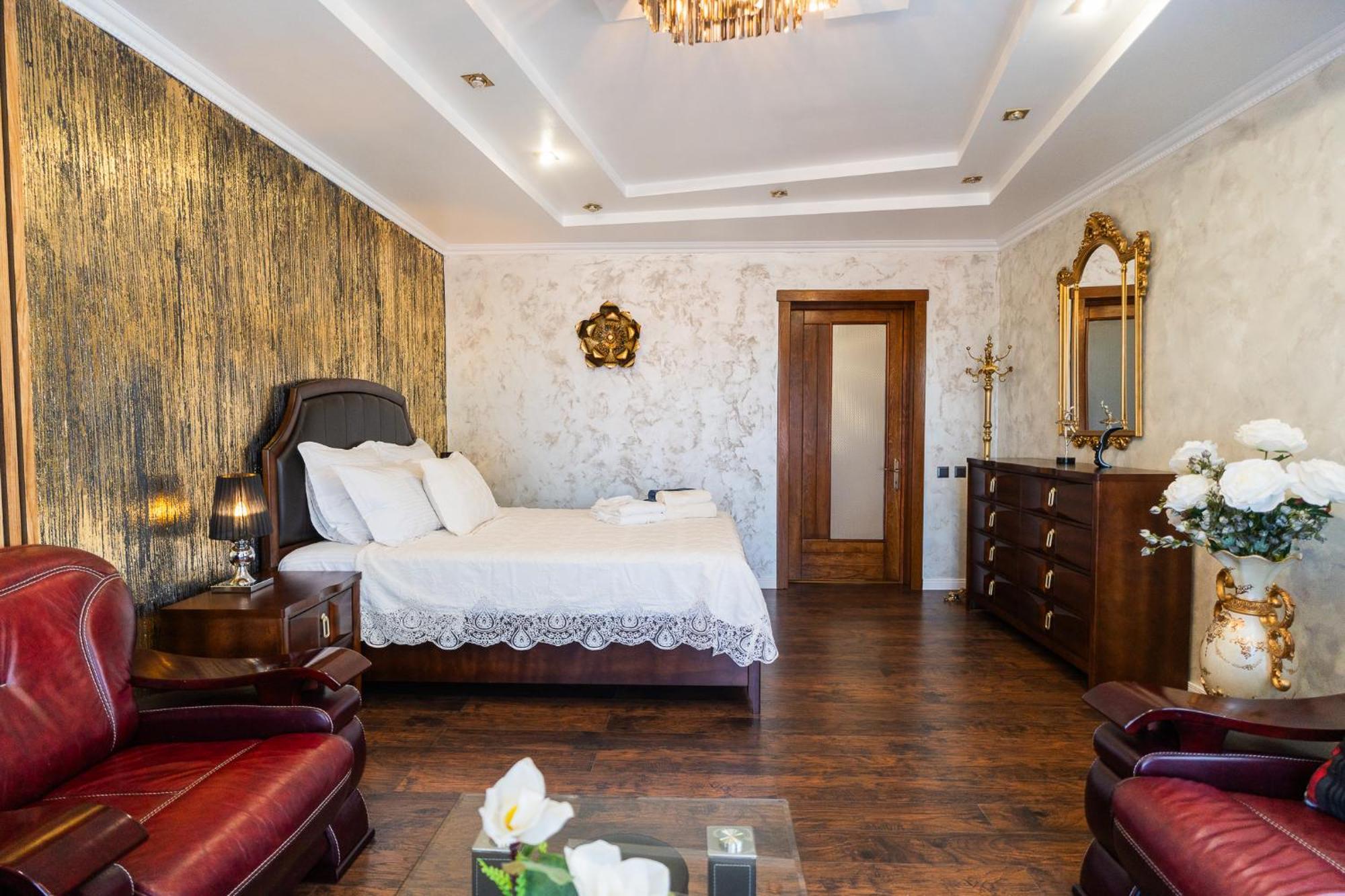 Luxurious Villa With Lush Garden And Huge Terrace Near Herastrau Park Bucureşti Eksteriør bilde