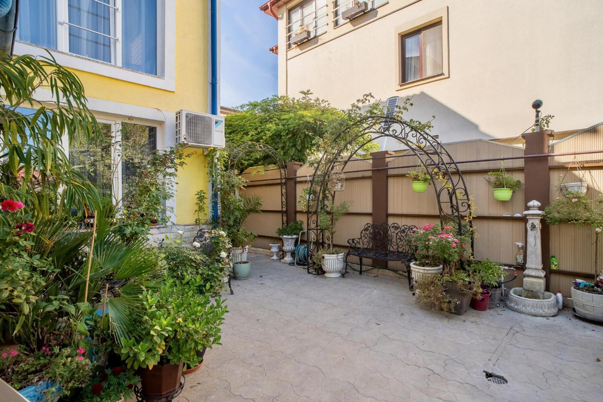 Luxurious Villa With Lush Garden And Huge Terrace Near Herastrau Park Bucureşti Eksteriør bilde